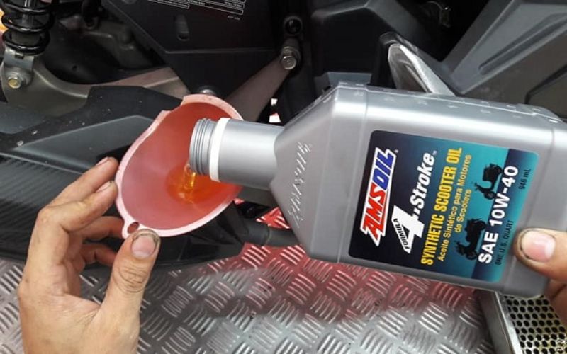 Amsoil 10W40 Synthetic Scooter