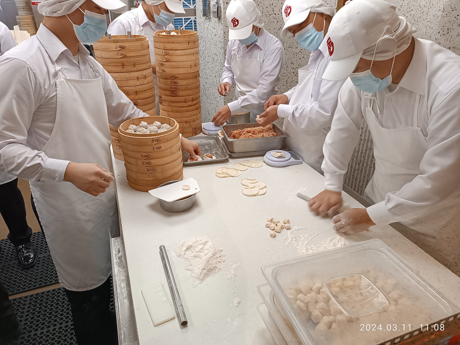 Case Thực Tế: Quán Ăn Tăng Đánh Giá 5 Sao Nhờ Đội Ngũ Đồng Bộ, Gọn Gàng